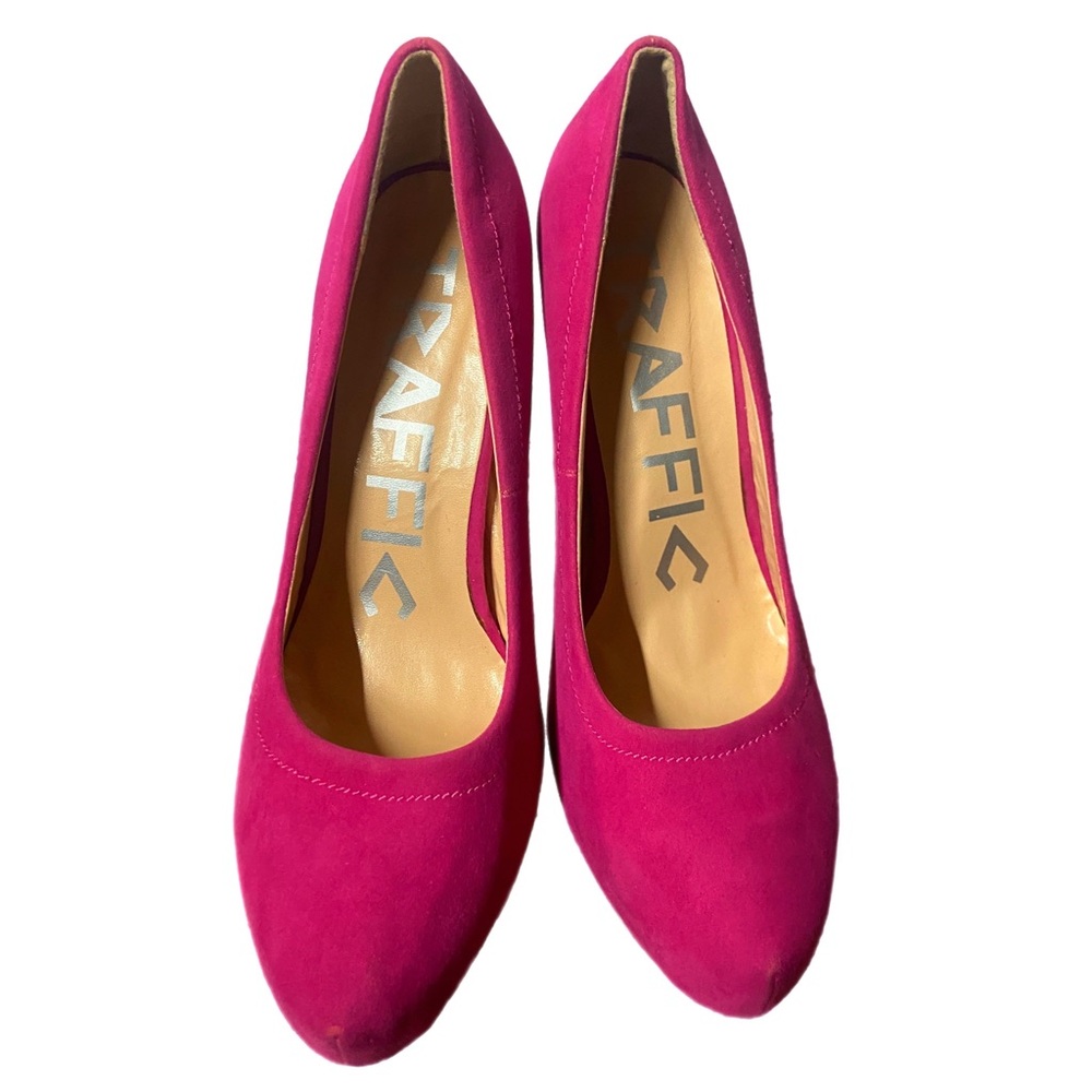 TRAFFIC WOMENS 6” hot pink HEELS only worn once